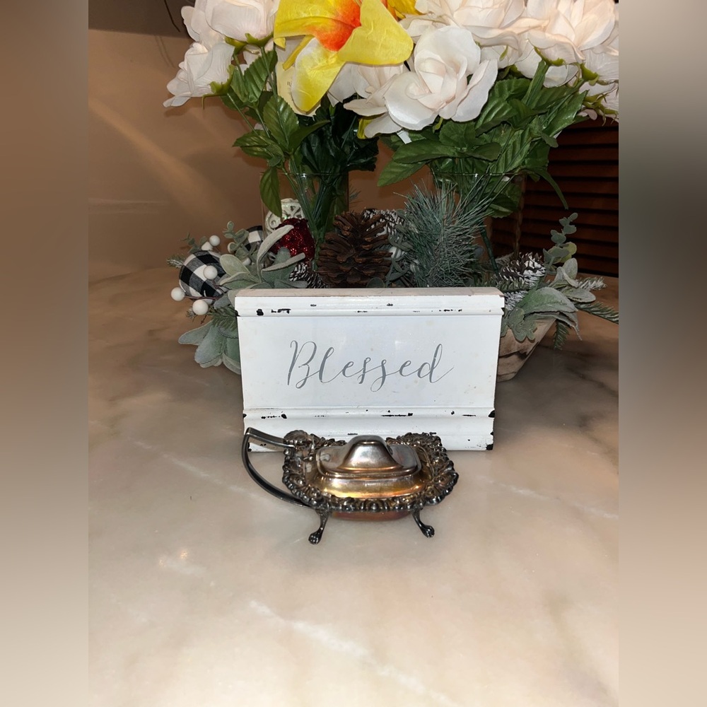 Beautiful Vintage or antique silver-plated salt cellar or mustard pot